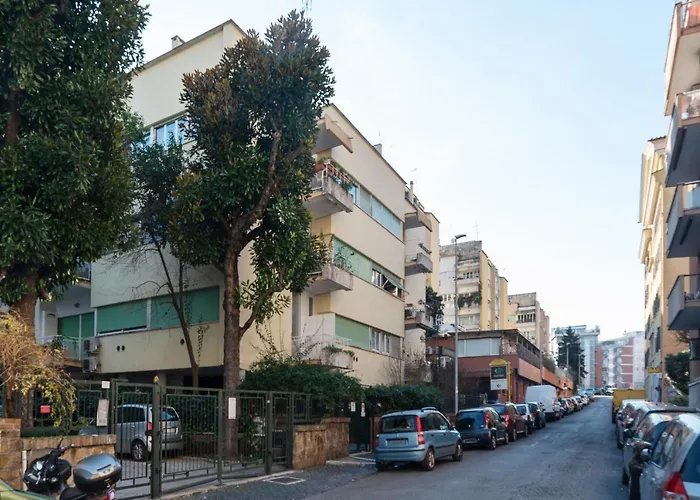 Guesthost - San Pietro Cozy With Terrace! Apartamento *