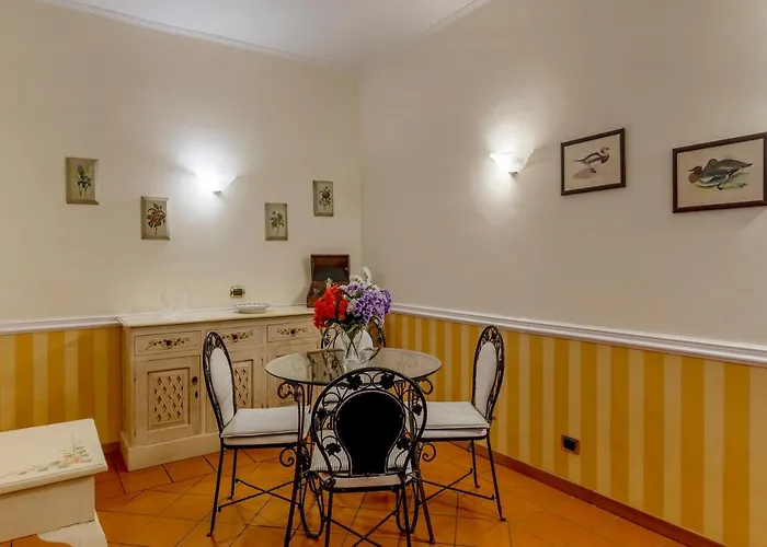 Guesthost - San Pietro Cozy With Terrace! *